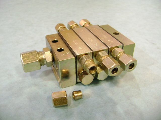 Feeder Valve Vpkm 3 (2T/2T/2T) | Weight: 4 lbs | Dimensions: 30X100X110MM | Brand: SCHWING