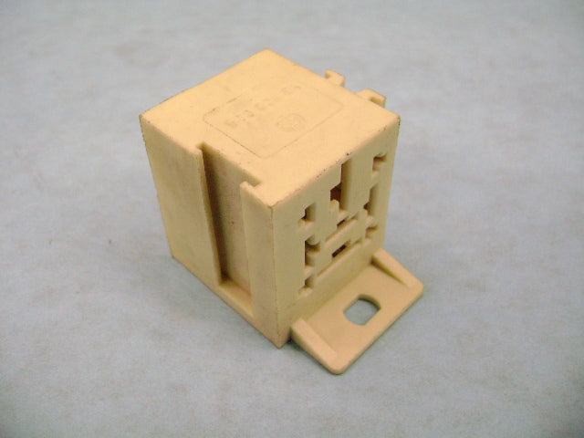 Harn - Plug, Insert 9 Poles | Weight: 2 lbs | Brand: SCHWING