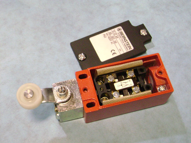 Oper - Limit Switch Gc-E2Ah 2S | Weight: 2 lbs | Dimensions: 37 X 45 X 120MM | Brand: SCHWING