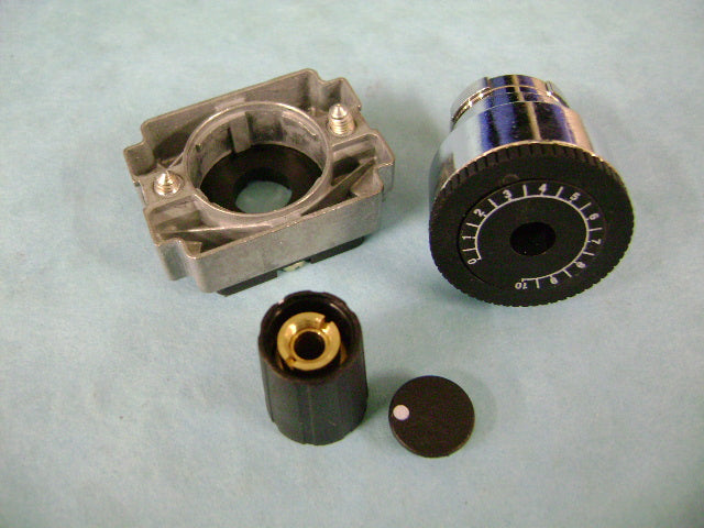 Cont - Potentiometer Dial W/Base | Weight: 2 lbs | Dimensions: 44 X 55 X 60MM | Brand: SCHWING
